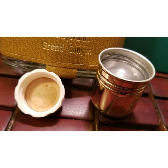 Vintage 1970s Pennsylvania's Grand Canyon Souvenir Flask 6.5"x3.5" 8oz - Picture 5 of 6